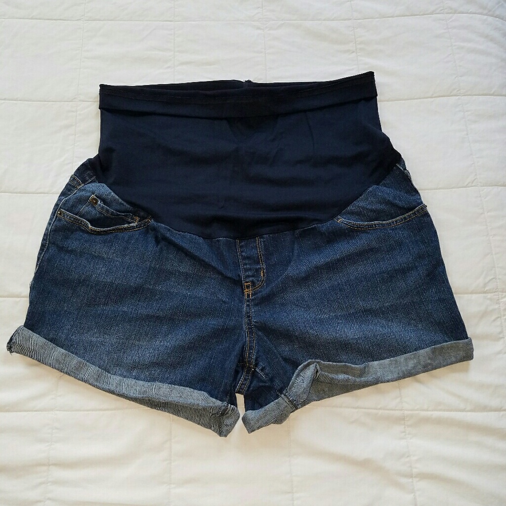 Maternity shorts